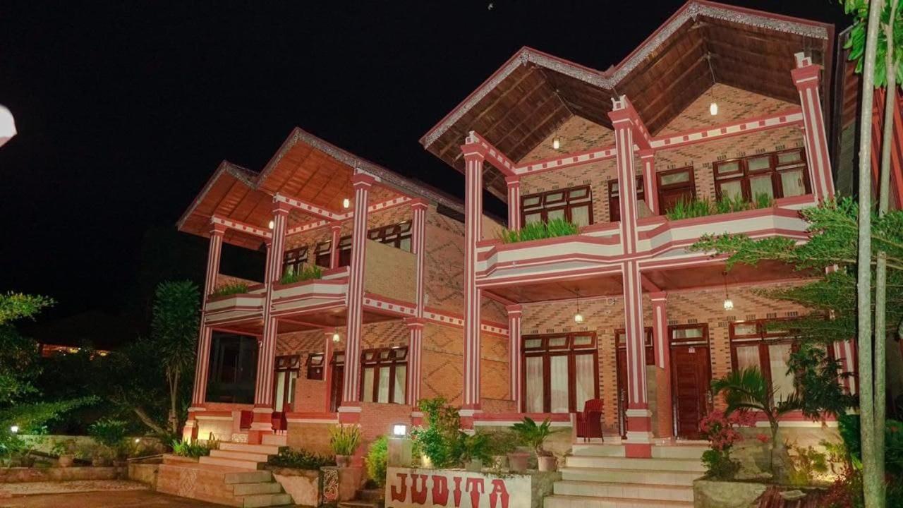 Judita Cottages Tuk Tuk Exterior photo